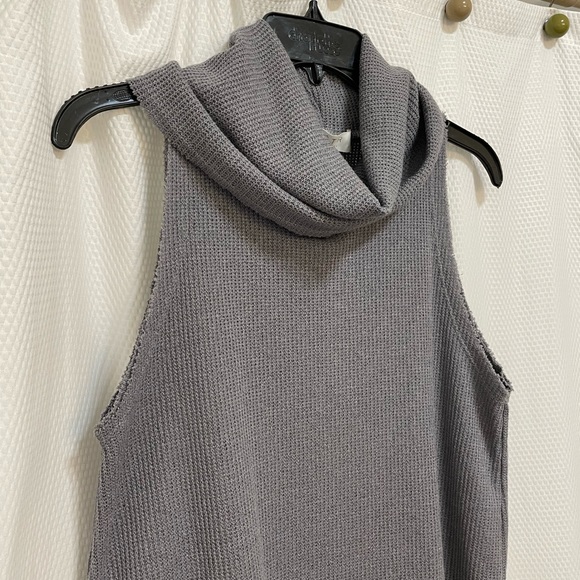 NWT ASTR The Label Small Waffle Knit Gray Turtle Neck High Low Hem Tank - Picture 5 of 10